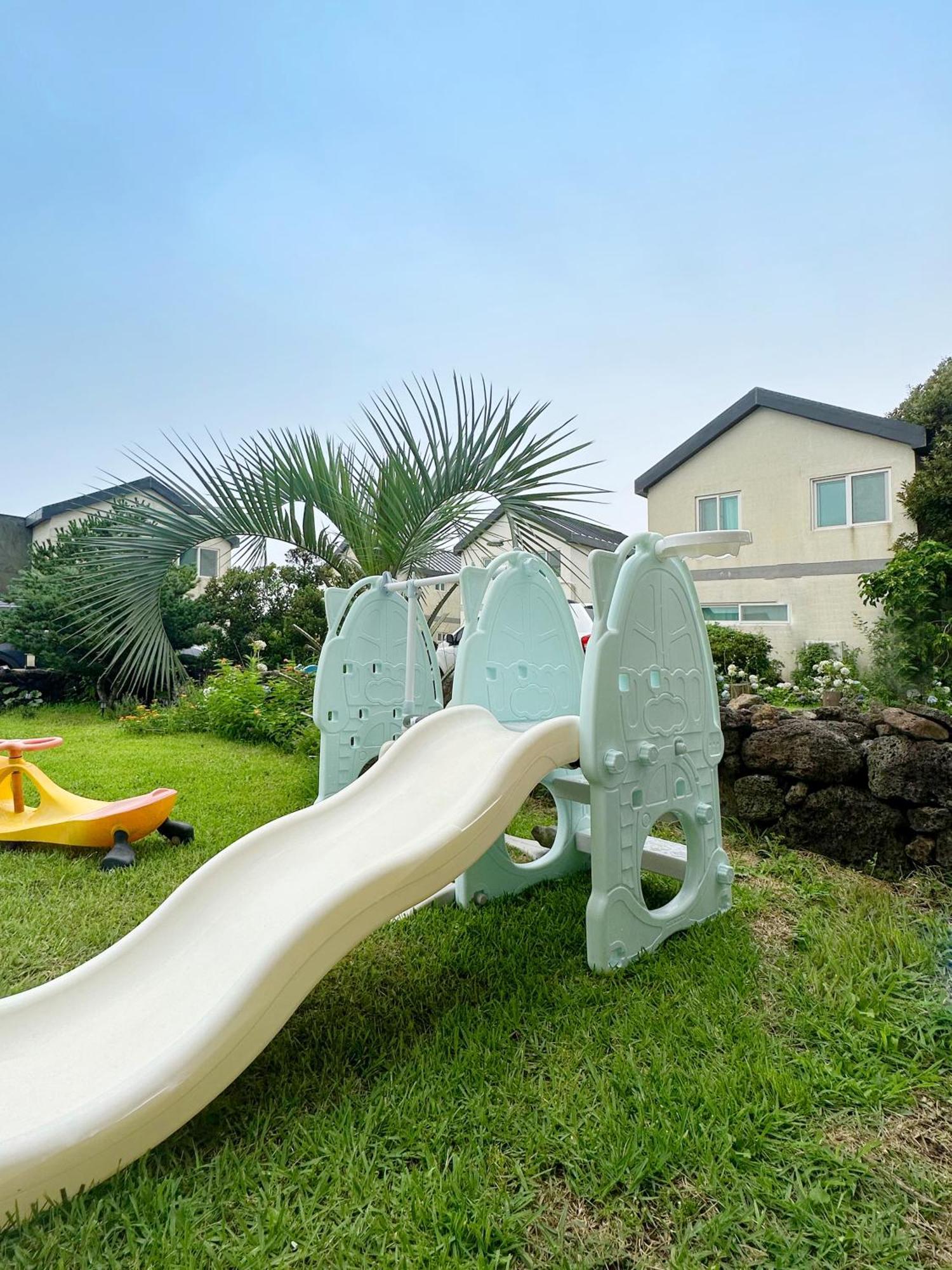 Haevichi Private Pension Seogwipo Ngoại thất bức ảnh